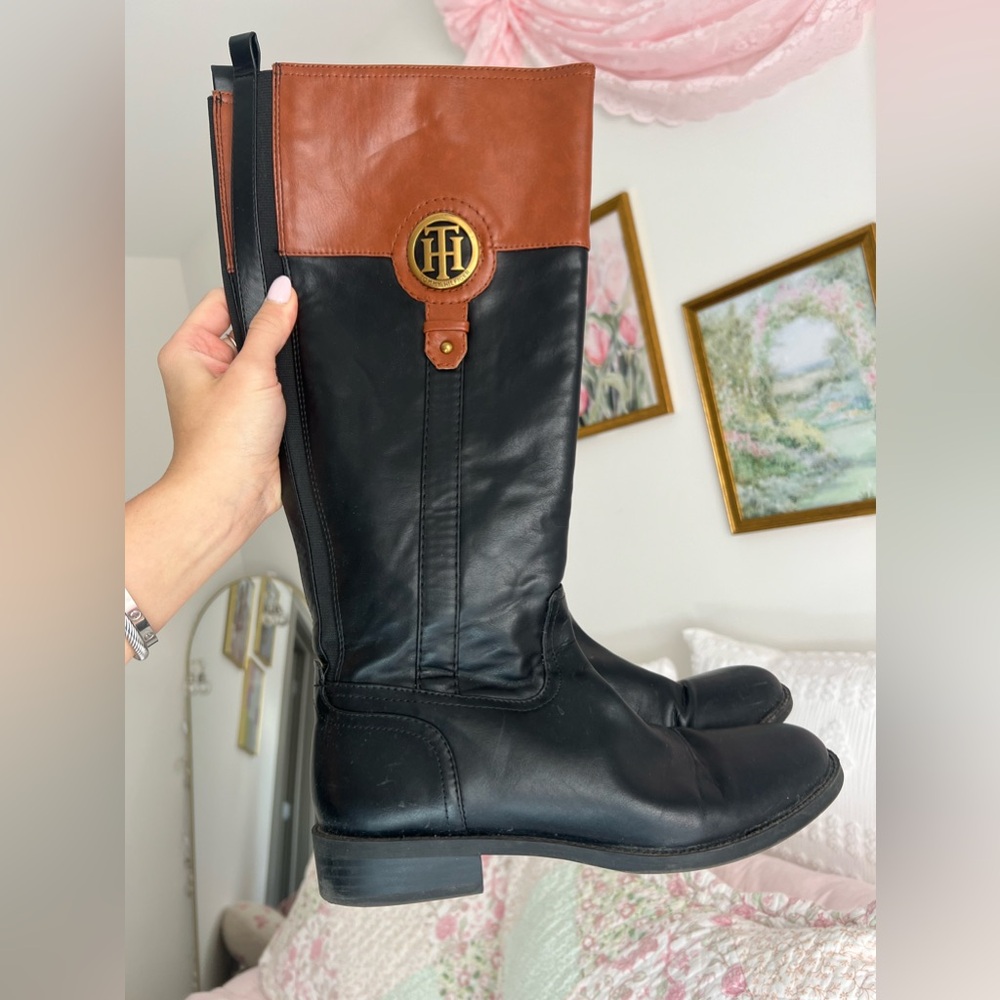 Tommy Hilfiger Ilia4 Two-Tone Black and Brown Boots